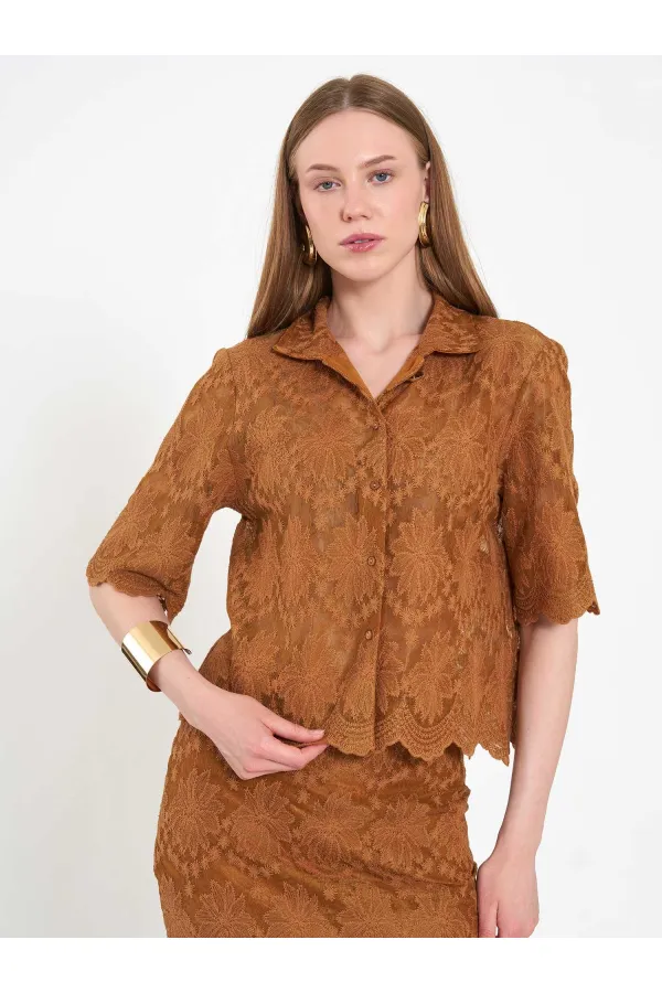 080818 Square Cut Lace-Look Shirt