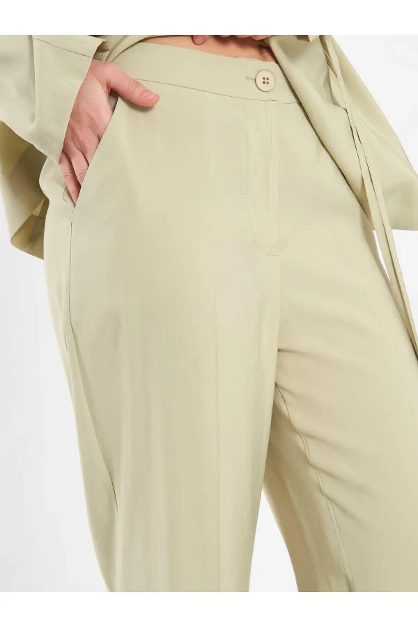 Pantalon à ceinture droite 031663