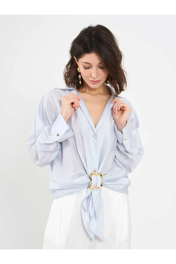 Chemise 080814 avec détail de boucle