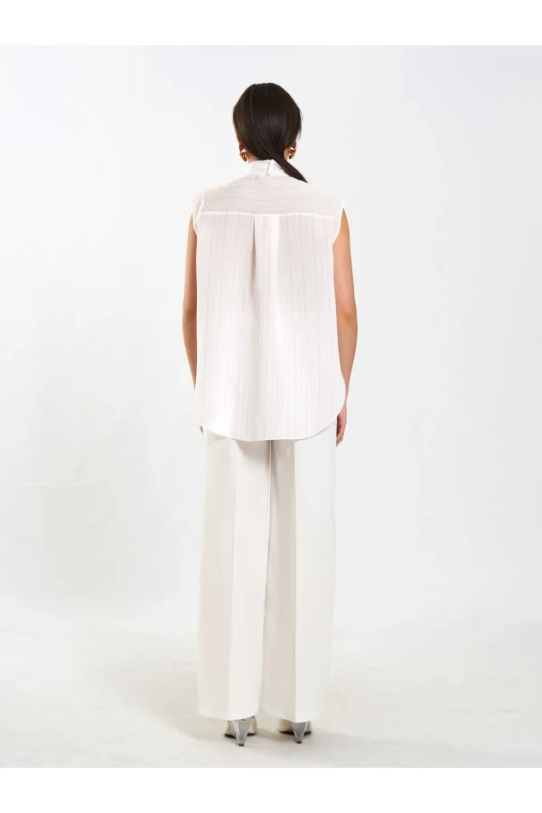 080804 Sleeveless Shirt with Flared Pattern