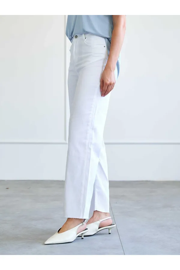 031666 Düz Paça Orta Bel Jeans