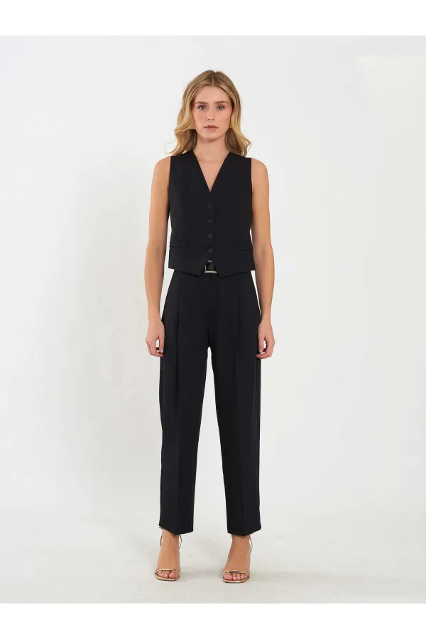 120738 Sırtı Tokalı Yelek