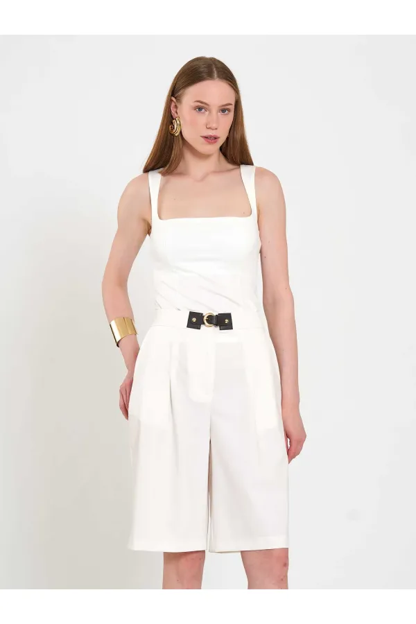 010880 Stella Bermuda Shorts with Buckle