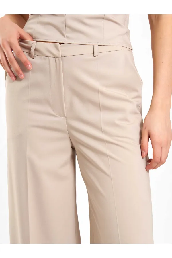 031627 Straight Leg Trousers