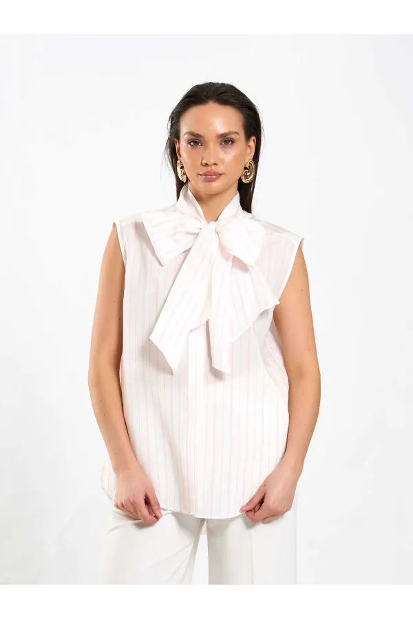 080804 Sleeveless Shirt with Flared Pattern