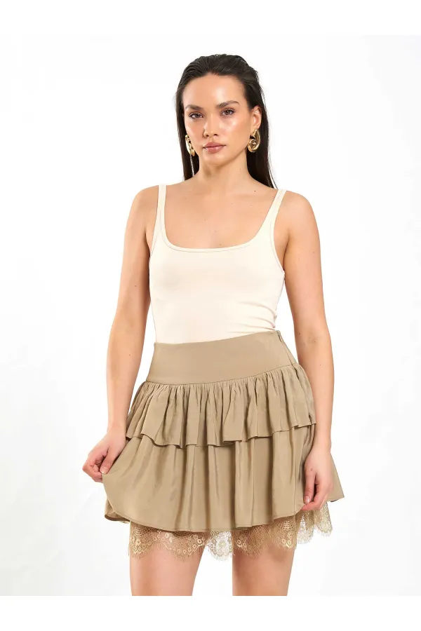 Jupe évasée à détails en dentelle 041180