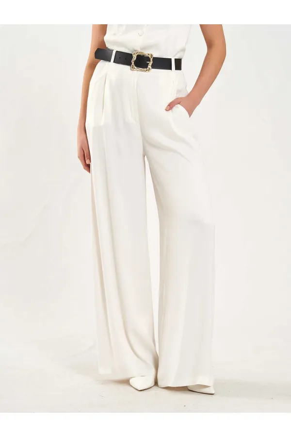 Pantalon à pli unique avec détail de ceinture 031624