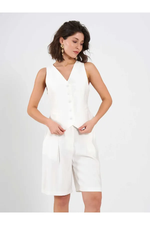 120745 Beş Düğmeli Orta Boy Yelek