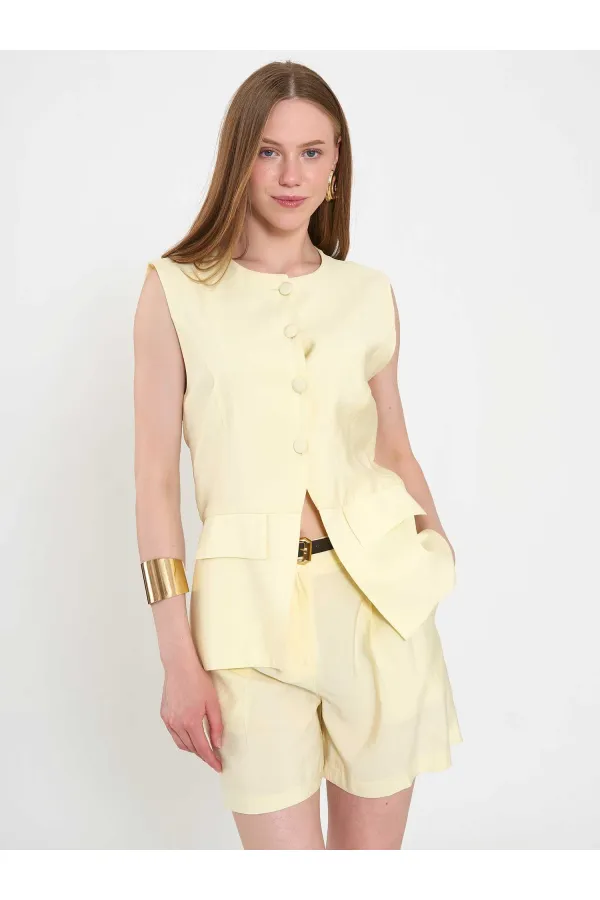 120732 Vest with Ruffled Hem