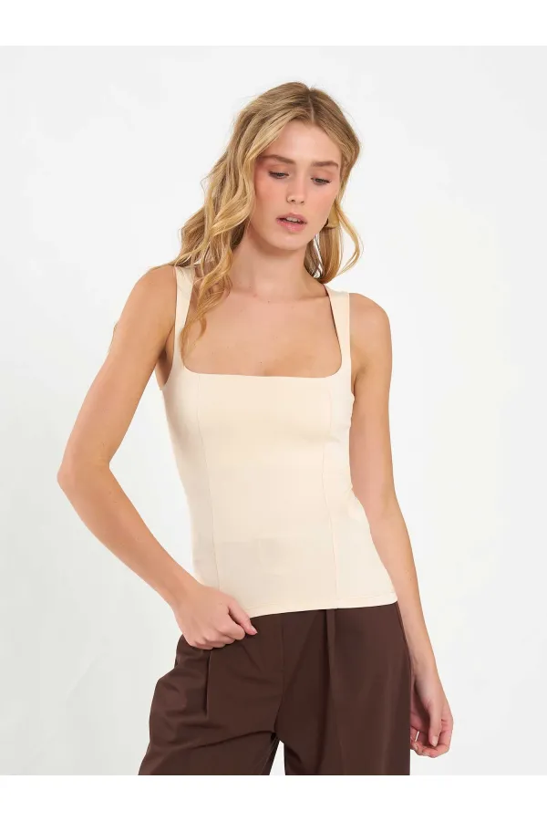 071857 Kare Yaka Askılı Bluz