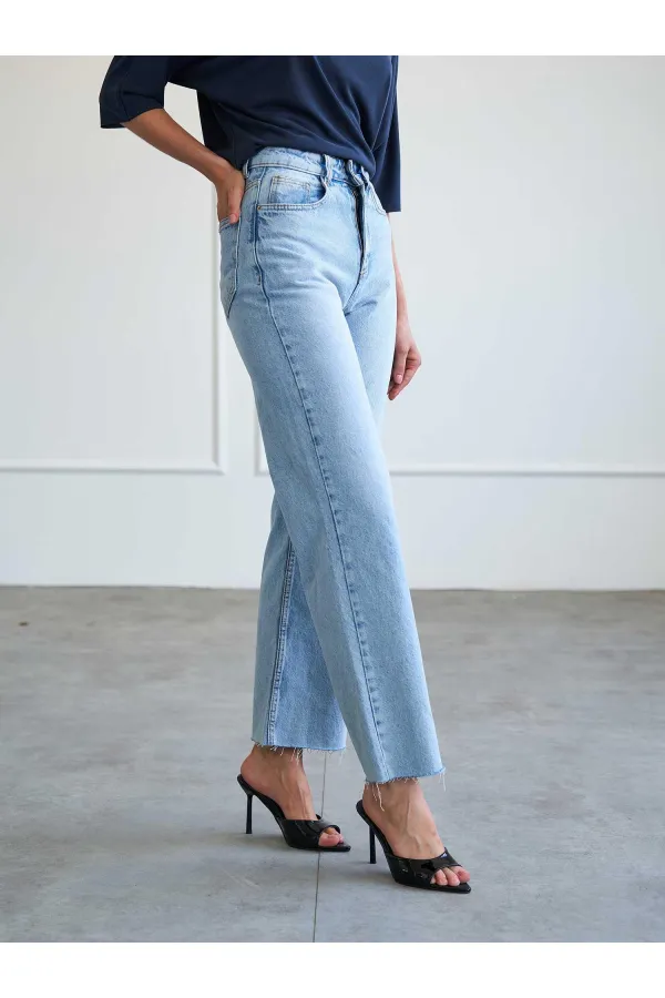 031666 Düz Paça Orta Bel Jeans