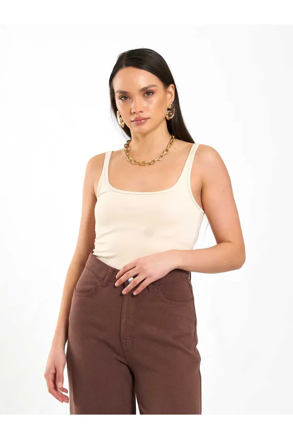 060332 U-Neck Slim Collar Tank Top