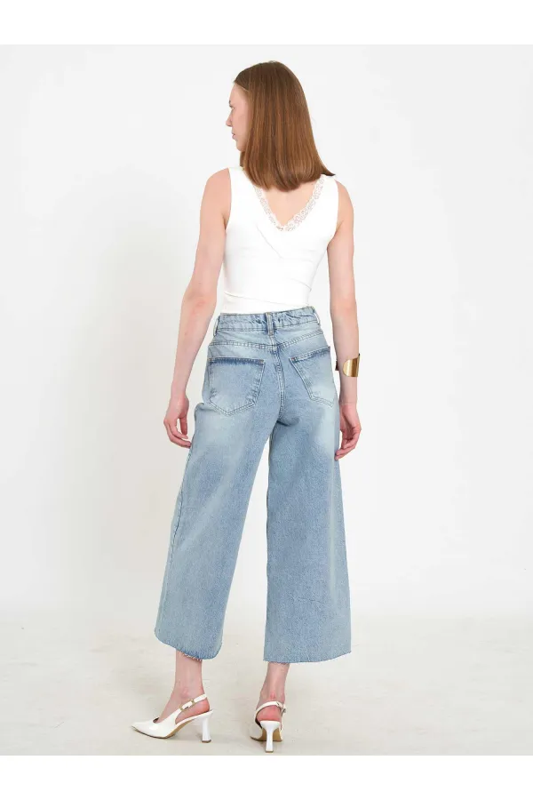 031667 Wide Leg Bermuda Shorts