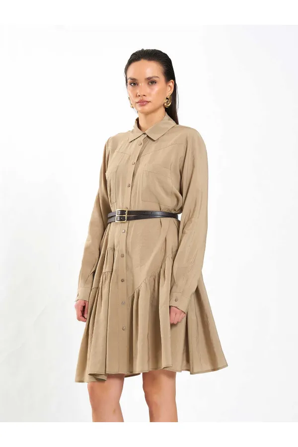 Robe asymétrique à volants et ceinture 111703