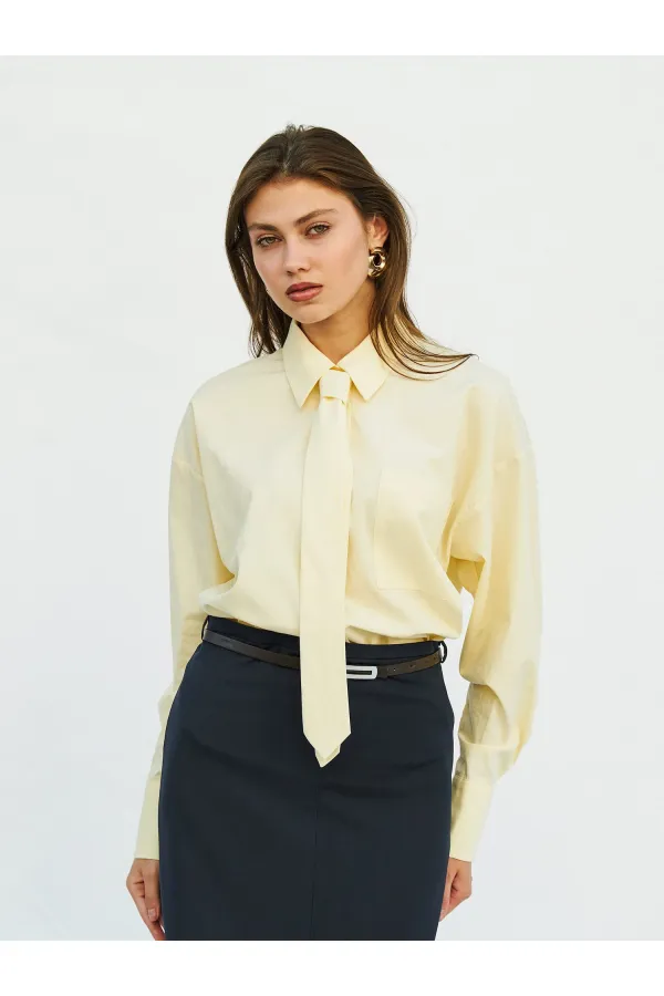 Chemise à une poche avec cravate (réf. 080733)