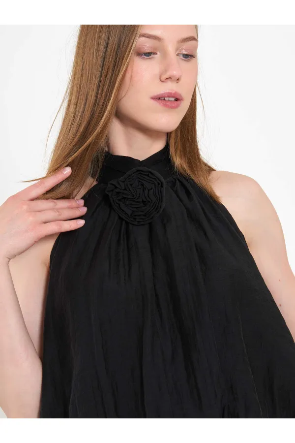 071927 Sleeveless Blouse with Rose Buckle Neckline 071927 Sleeveless Blouse with Rose Buckle Neckline