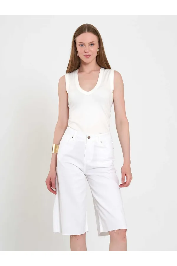 010878 Relaxed Fit Bermuda Denim Shorts