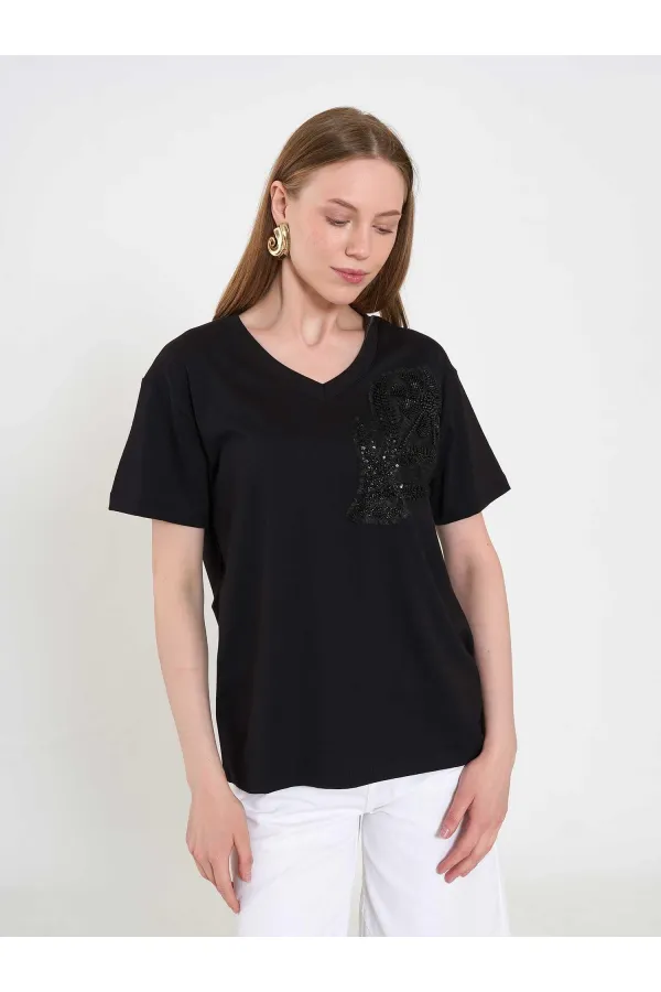 050737 T128 V-Neck Floral Embroidered Knitted T-Shirt