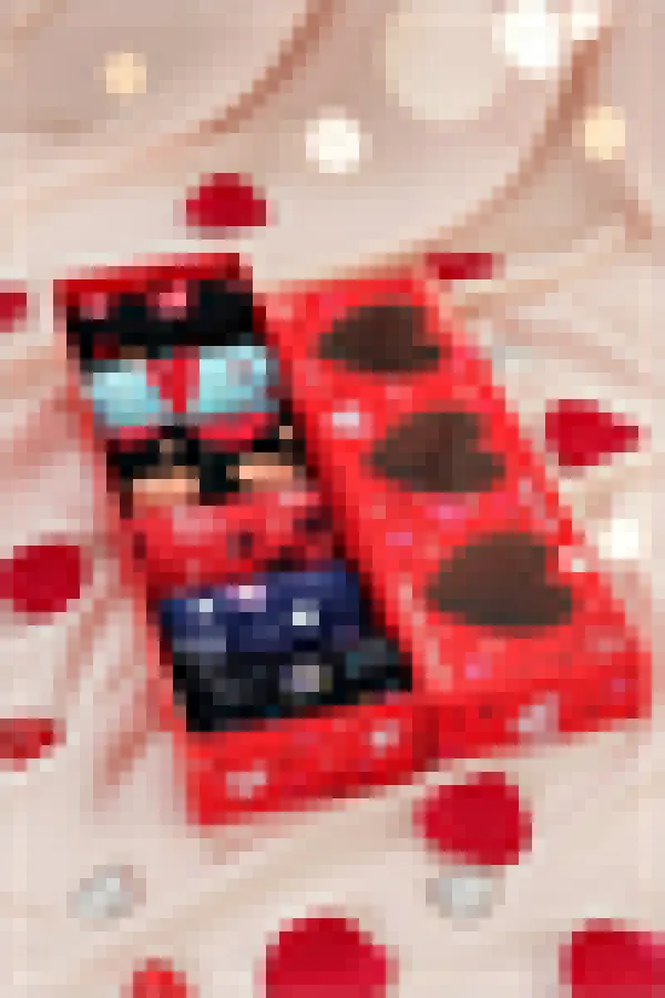 Coffret cadeau Dear comprenant 6 paires de chaussettes aux motifs différents