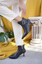 Muggo MONİCA Garantili Hakiki Deri Kemer ve Toka Detaylı Fermuarlı İnce Topuklu Kadın Bot 