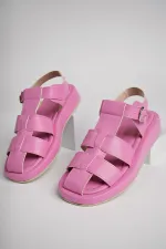 Muggo DOSSİ Garantili Dolgu Topuklu Bilekten Bağlamalı Tokalı Kadın Sandalet