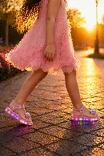 Sandales transparentes à scratch Muggo Pickles avec détails papillon et paillettes