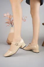 Muggo MARY Garantili Kare Burunlu Kadın Kısa Topuklu Ayakkabı