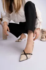 Chaussures à talons hauts pour femmes Muggo ICONS à bout pointu, talon ouvert et ceinture à deux brides