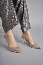 Muggo JULİET Garantili Kadın Sivri Burun Parlak Taşlı Arkası Açık Şeffaf Bantlı Topuklu Ayakkabı