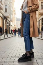 Chaussures de sport d'hiver pour femmes Muggo FLEECY à semelle épaisse et lacets, ornées de détails en peluche