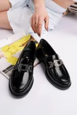 Mocassins décontractés pour femmes Muggo ARVEN avec boucle en métal et détails en pierre