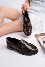 Mocassins décontractés pour femmes Muggo ARVEN avec boucle en métal et détails en pierre