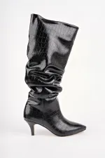 Bottes Muggo RUMBA à bout pointu, talon fin et motif crocodile froissé