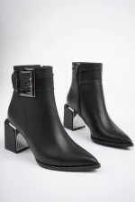 Bottes Muggo CHILY pour femmes, garanties, avec talon épais et détails de ceinture et boucle.