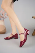 Muggo MARY Garantili Kare Burunlu Kadın Kısa Topuklu Ayakkabı