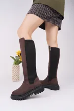 Bottes Muggo DIASA en daim à semelle épaisse et détails extensibles, fermeture éclair pour femmes