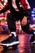 Muggo SKATE Kids' Light-Up Roller Skates/Sneakers Muggo SKATE Kids' Light-Up Roller Skates/Sneakers
