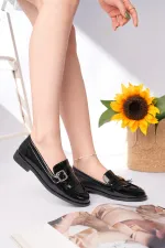 Mocassins décontractés à pampilles et boucle dorée Muggo pour femmes