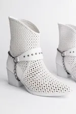 Muggo BURNİNG Garantili Kadın Lazer Kesim Zincir Detaylı Delikli Kovboy Yazlık Topuklu Festival Bot