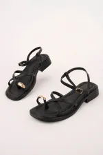 Muggo HOLİDAY Gold Metal Detaylı Parmak Arası Ayarlanabilir Kemerli Düz Kadın Sandalet