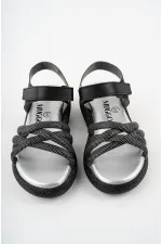 Sandales orthopédiques légères Muggo JAZZ pour filles, conçues pour un usage quotidien, avec détails tricotés et fermeture velcro.