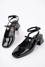 Chaussures Muggo CHOPRA à bout carré, double cambrure, bride cheville et talon bas ouvert à l'arrière