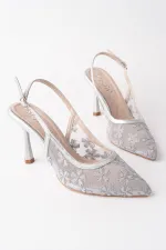 Chaussures habillées pour femmes Muggo ARIS à bout pointu et talon fin, ornées de dentelle