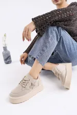 Muggo KOZMOS Kalın Taban Bağcıklı Yıldız Detaylı Kadın Kışlık Sneaker Spor Ayakkabı Muggo KOZMOS Kalın Taban Bağcıklı Yıldız Detaylı Kadın Kışlık Sneaker Spor Ayakkabı