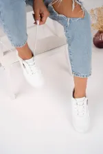 Chaussures de sport confortables et orthopédiques Muggo Asel pour femmes, à lacets et fermeture éclair latérale.