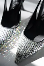 Chaussures habillées classiques à talons pour femmes, bout pointu et talon ouvert, de la marque Muggo JEWELLERY