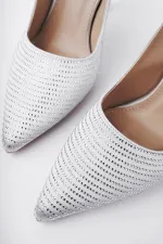 Escarpins classiques à talons hauts Muggo AMRITA pour femmes, bout pointu, ornés et talon ouvert.