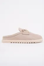 Mocassins Muggo CARLEEN en cuir suédé avec boucle dorée et bout fermé pour femmes