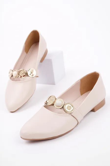 Ballerines Muggo POENA à bride unique pour femme, ornées d'une broche.