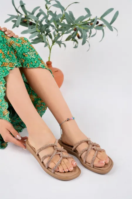 Pantoufles orthopédiques Muggo Bella pour femmes, élégantes et confortables au quotidien, ornées de strass.